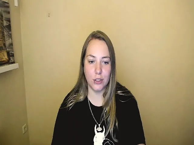 Live sex webcam photo for StellaJ_ #259932809