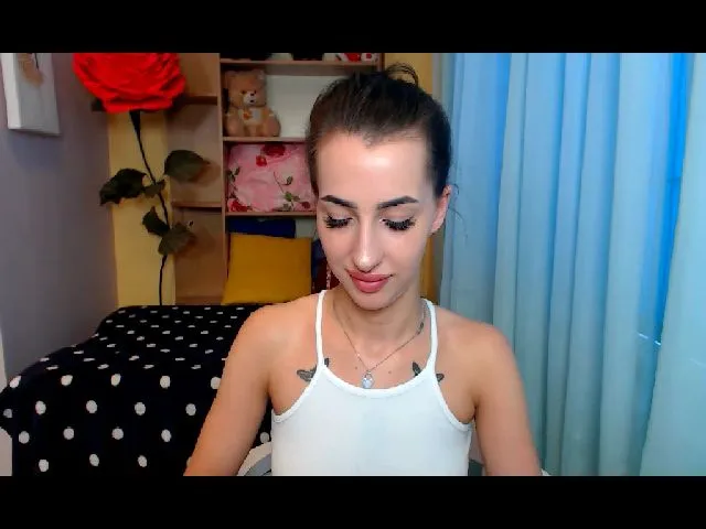 Live sex webcam photo for BruttieHot__ #254749587