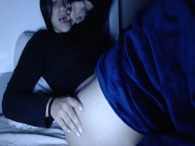 Live sex webcam photo for Joanne7 #254369622