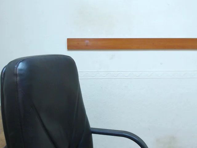 Live sex webcam photo for Miss_Vivian #256040395