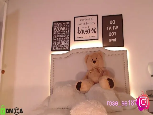 Live sex webcam photo for Rose_se #260317309