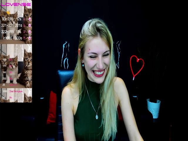 Live sex webcam photo for LiliManchest #265043029