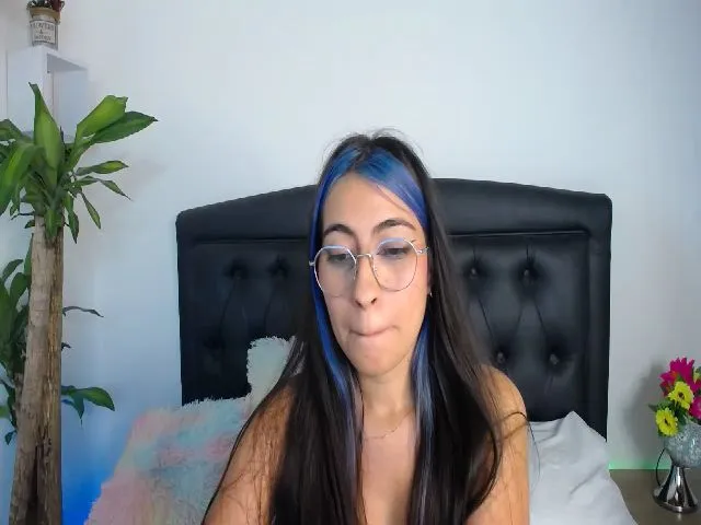Live sex webcam photo for Mairerf #254550941