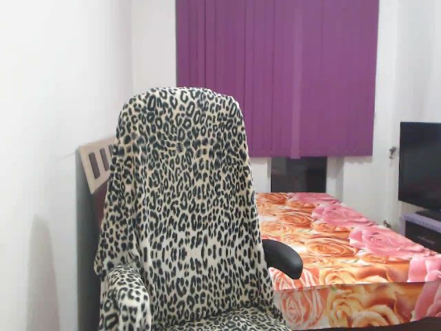 Live sex webcam photo for AAngelHott #257801722