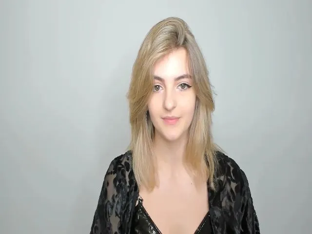Live sex webcam photo for HelelGretta #257943150