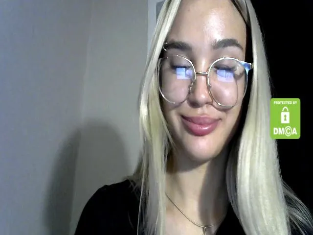 Live sex webcam photo for MyyDream #265110666