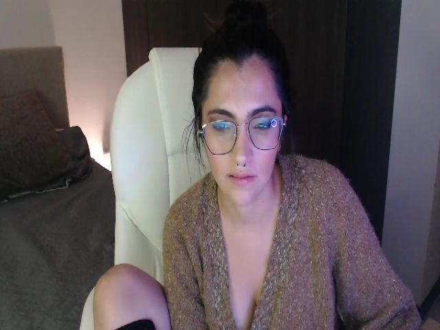 Live sex webcam photo for Amelie_moon_ #257906427