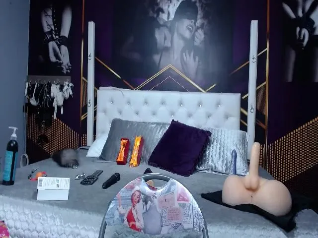 Live sex webcam photo for Emiligrey #260431174