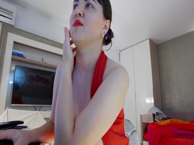 Live sex webcam photo for ILoveToFeelU #260249090