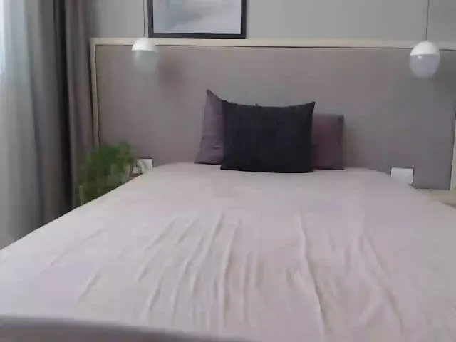Live sex webcam photo for Innocent_Miss #252506310