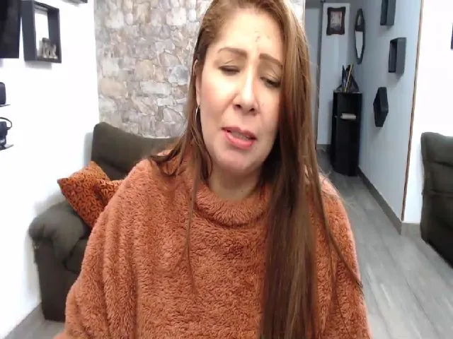 Live sex webcam photo for Zoefoxx #256185678