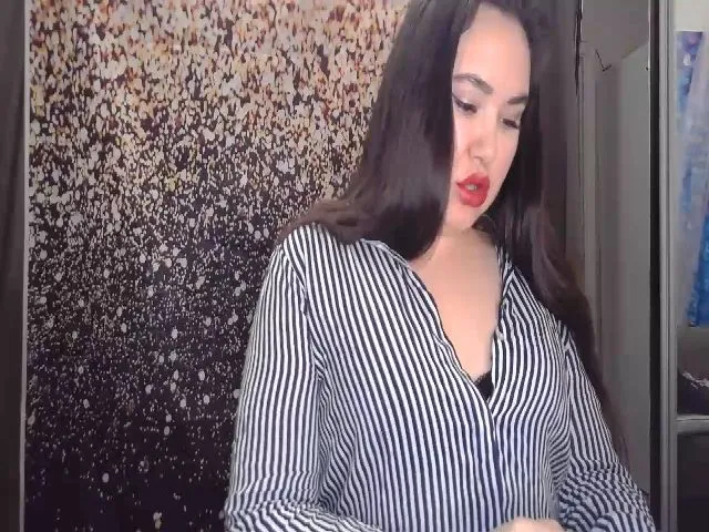 Live sex webcam photo for AzizaRed #253183590