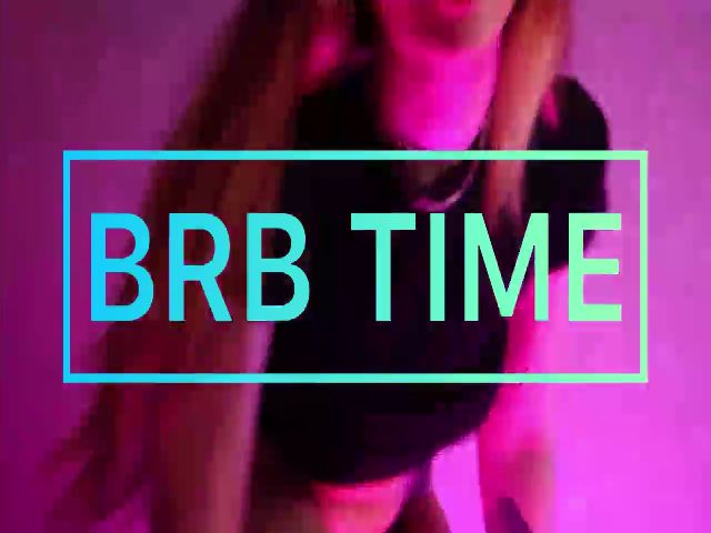 Live sex webcam photo for LisaMellow #264035510