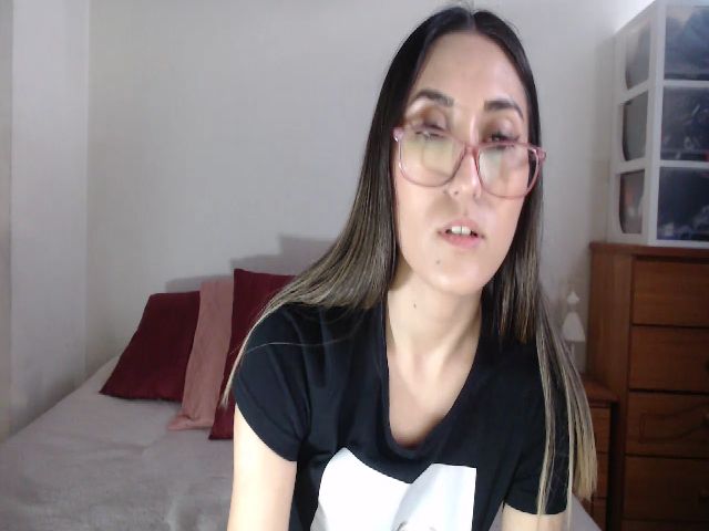 Live sex webcam photo for Ninimoon #252818275