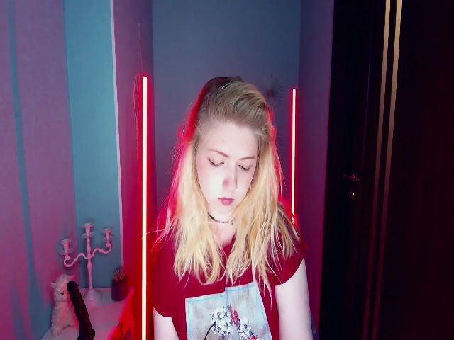 Live sex webcam photo for TinkerrBelll #262850080