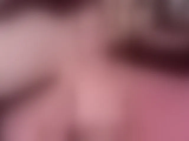Live sex webcam photo for LizzyMayers #254911384