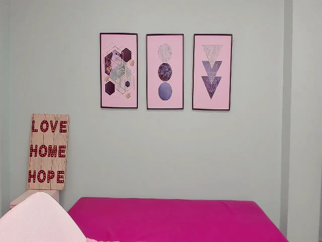 Live sex webcam photo for Ainohacarter #258692017