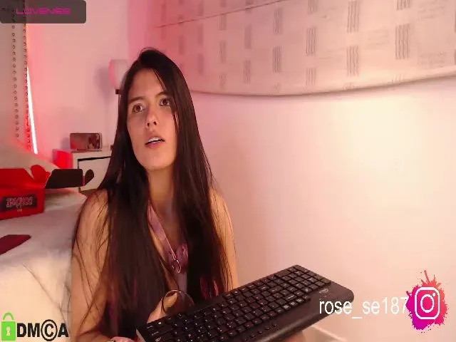 Live sex webcam photo for Rose_se #253622731