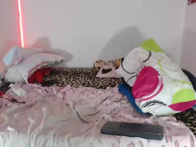Live sex webcam photo for emma_sky1 #255847947