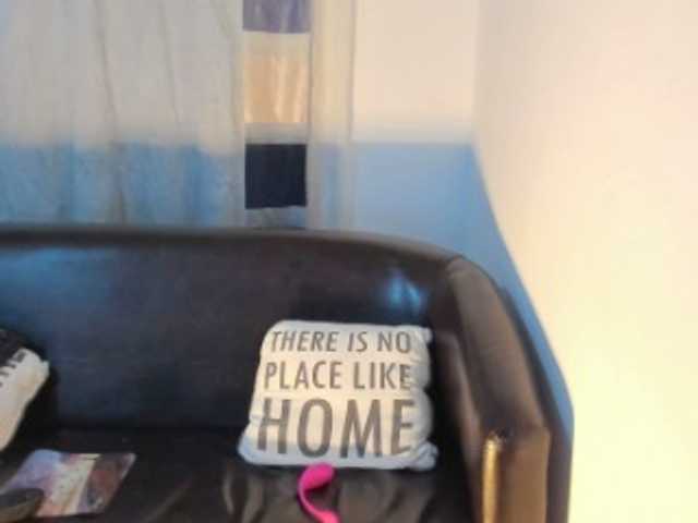 Live sex webcam photo for EllaRose29 #241342008