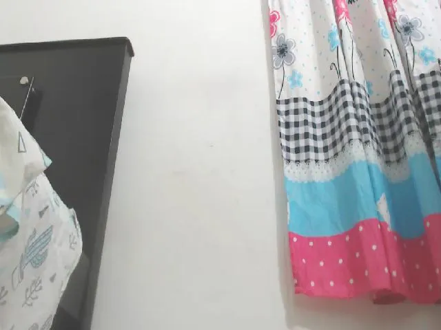 Live sex webcam photo for DIANA_STEVEN #259900643