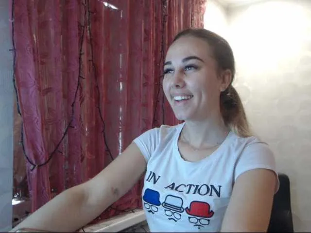 Live sex webcam photo for LexieLexuss #241075778