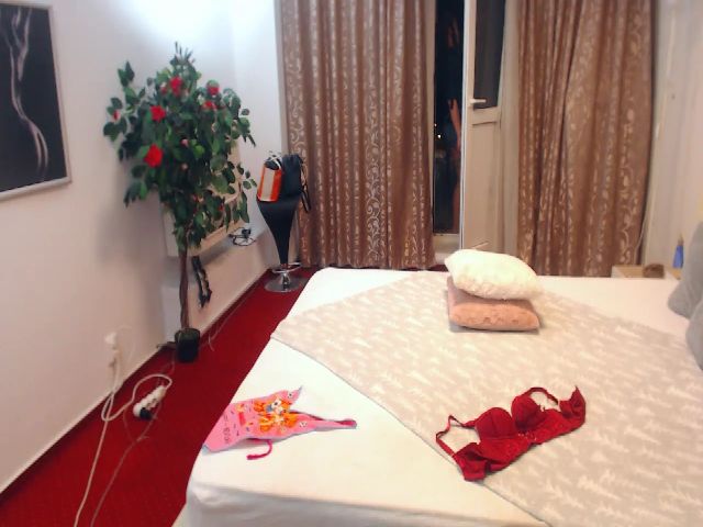 Live sex webcam photo for AlishaPacari #253920035