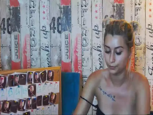 Live sex webcam photo for RubbyKalifha #263043575