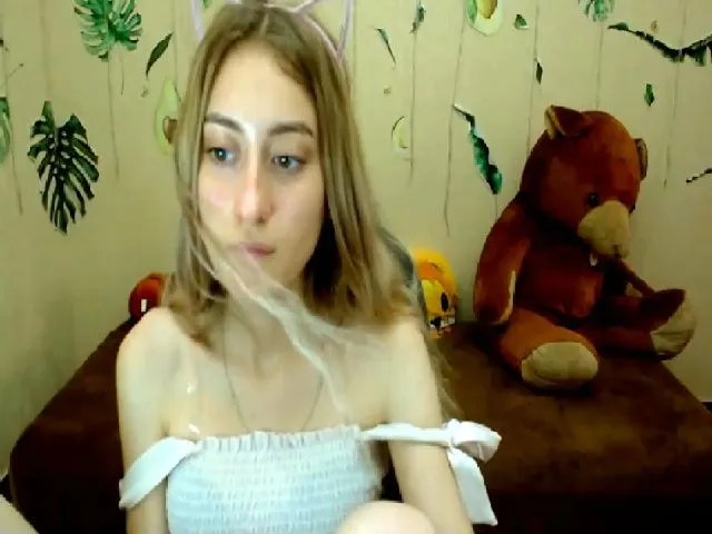 Live sex webcam photo for LinaRum__ #260485187