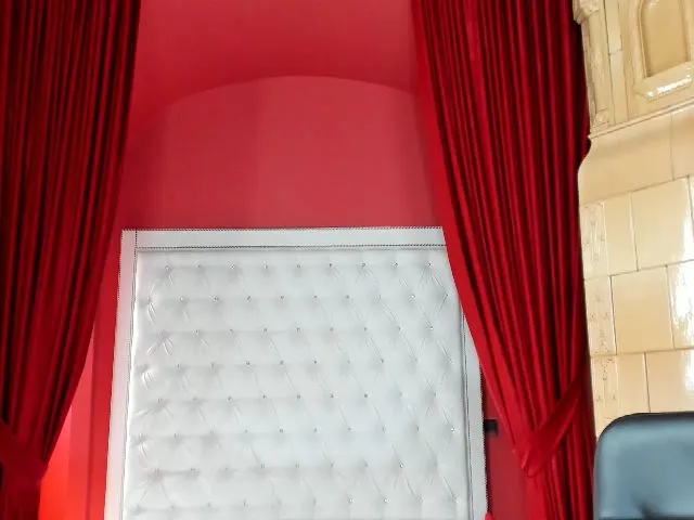 Live sex webcam photo for Fallingdevil #255281213