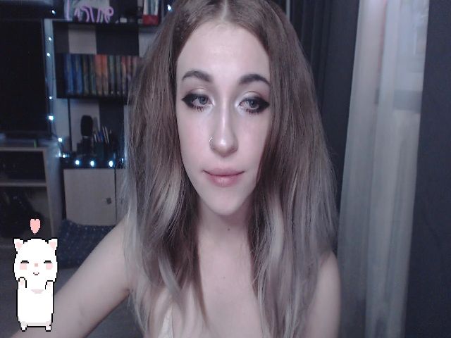 Live sex webcam photo for Your_Ellie #258410847