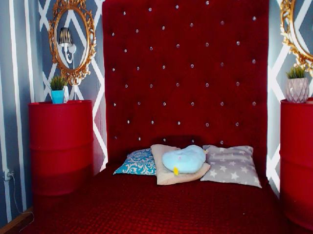 Live sex webcam photo for ElizaDori #254656690