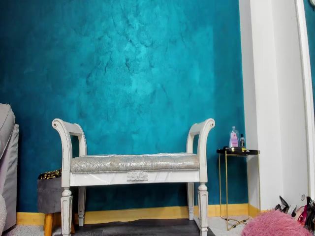 Live sex webcam photo for MayaHelen #254425790