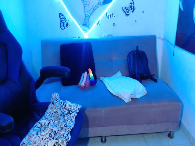 Live sex webcam photo for Shanel_bigass #262321282
