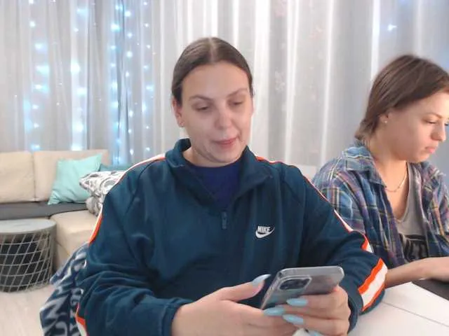 Live sex webcam photo for BugaGirls #240991196