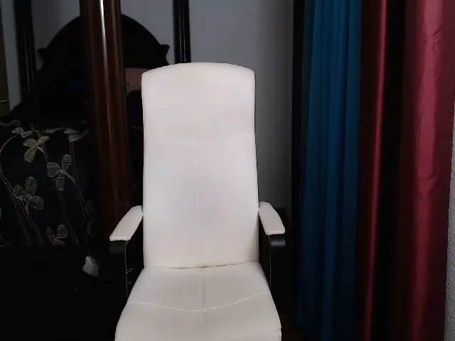 Live sex webcam photo for Littlekai2021 #260365704