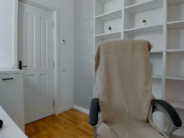 Live sex webcam photo for VanessaCroft #265431432