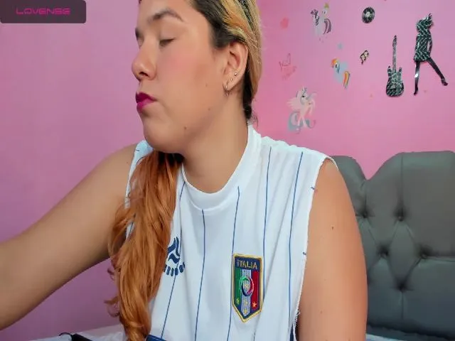 Live sex webcam photo for MeganCoppiano #264922687