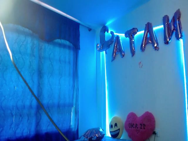 Live sex webcam photo for Hot_skinny_ #264456277