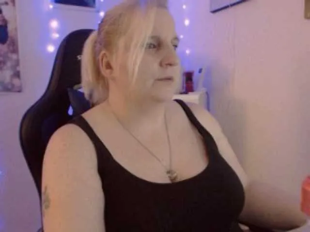 Live sex webcam photo for DrachenLady39 #241244425