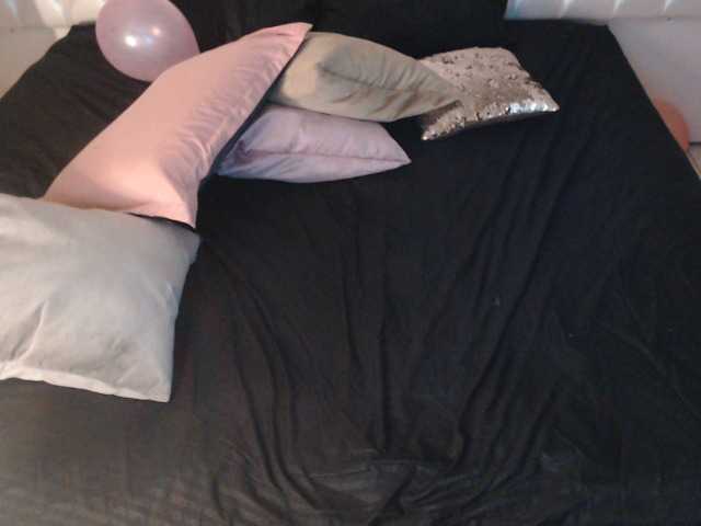 Live sex webcam photo for lolaastars1 #241116075