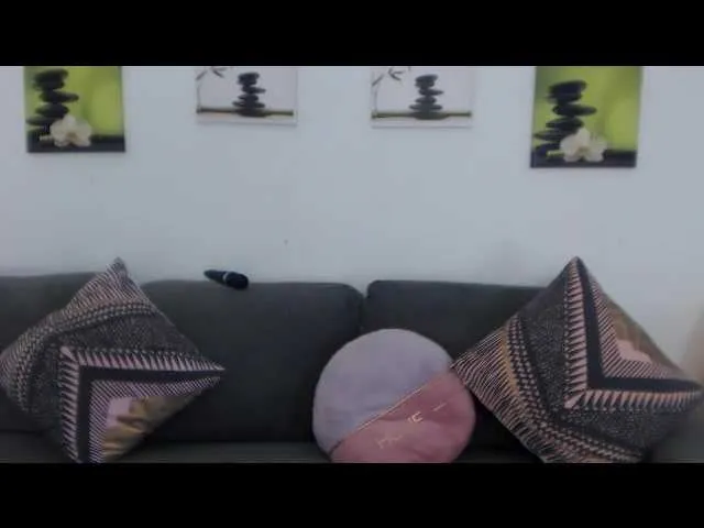 Live sex webcam photo for MayaRein #240972628