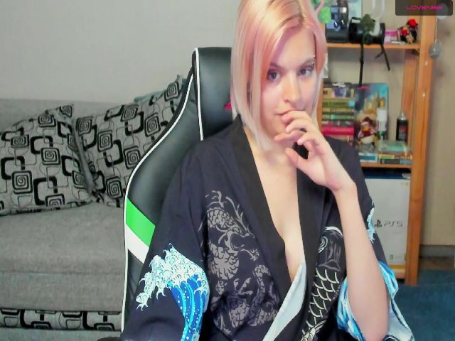 Live sex webcam photo for Sky_Drag0n #254460175