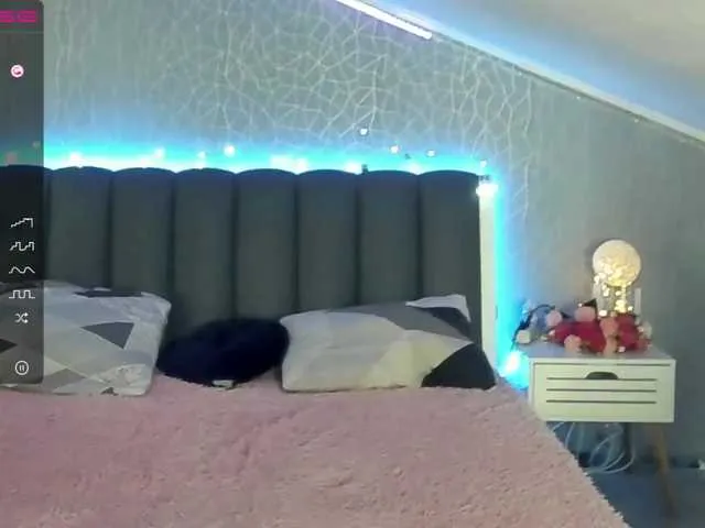 Live sex webcam photo for Mashaa4You #256852040