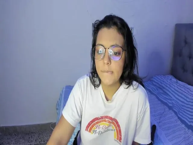 Live sex webcam photo for thays_mawakye #264571621