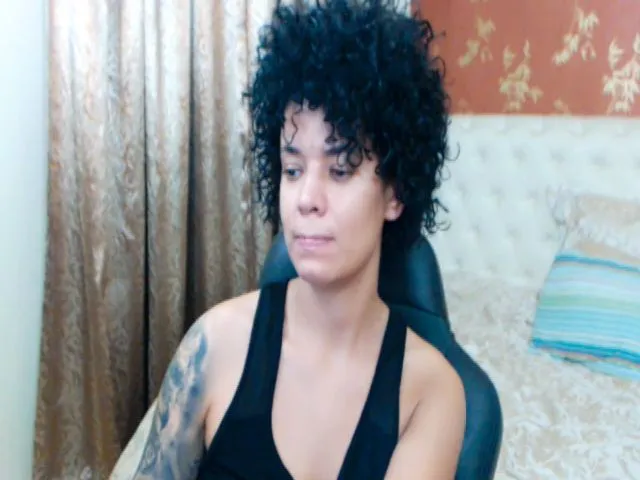 Live sex webcam photo for LaraAnne_ #259473879