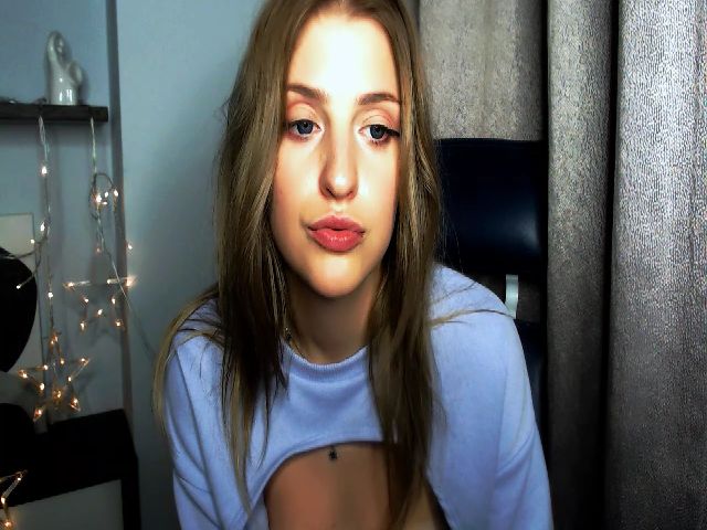 Live sex webcam photo for Sofia__White #261055347
