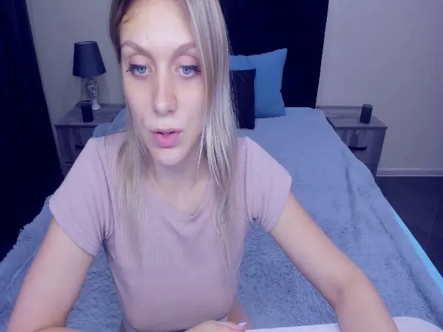 Live sex webcam photo for MeganKind #260072999