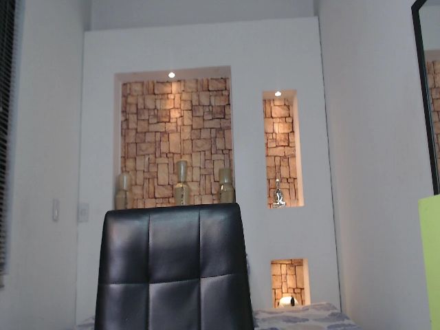 Live sex webcam photo for nicollewalton #264155934