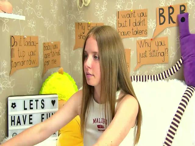 Live sex webcam photo for CaNaDaDi #253481977